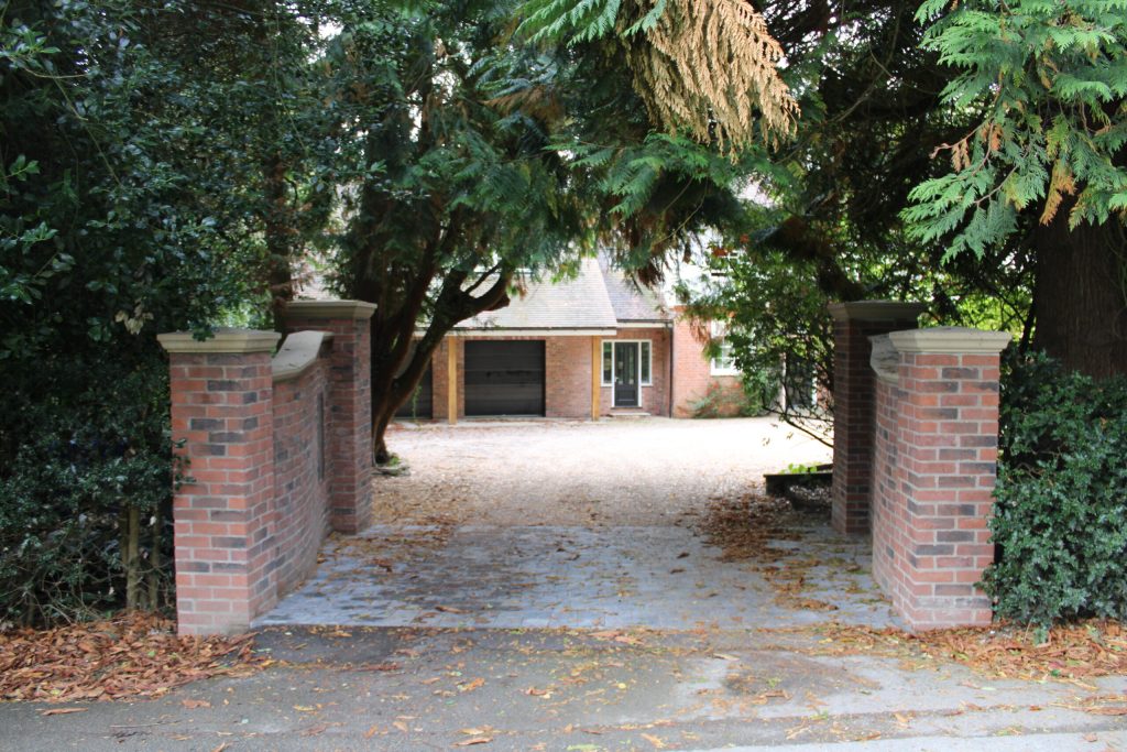 Pier Caps, Wall Copings, Property Entrance, Brough, Architectural Cast Stones, UK Delivery, Nationwide Delivery, Fast Lead Times, Cast Stone Manufacturer, Humber Cast Stone, Cast Stone Products, Cast stone Yorkshire, Cast Stone Supplier, Fastest Cast Stone Lead Times, Cast Stone Manufacturer, Cast Stone Manufacturing