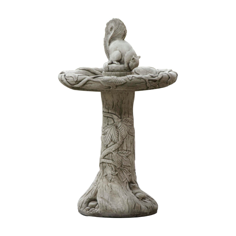 Ivy Squirrel Birdbath_ISQBB-4-022