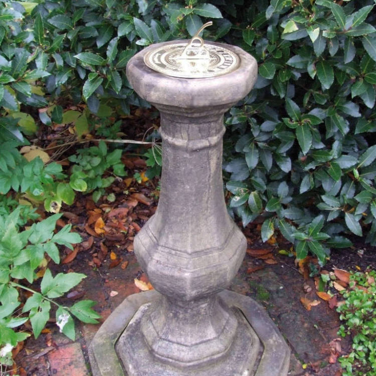 Pedestal Brass Sundial PBS-C3809